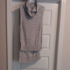 Banana Republic Light Gray Sleeveless Cowl Neck Sweater